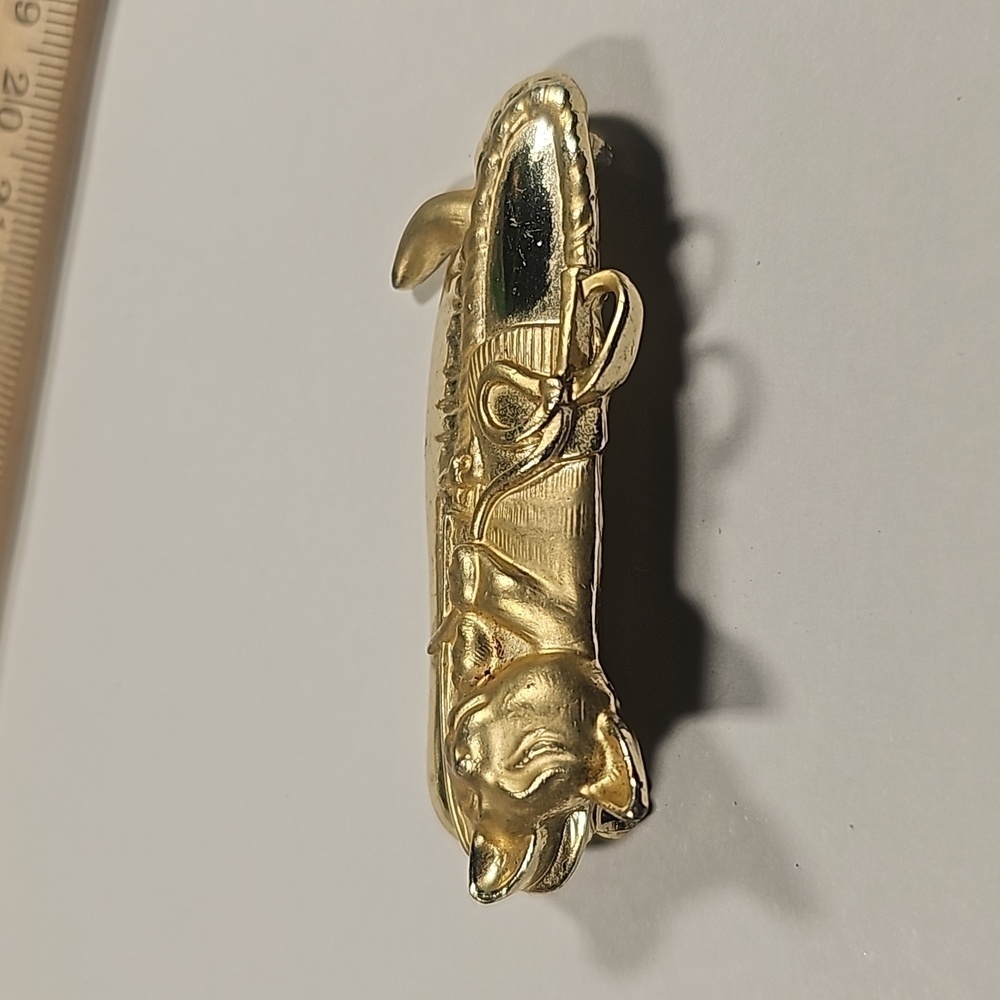 Cat in a shoe Brooch - Picture 3 of 8